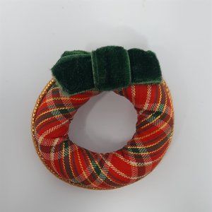 AVON Christmas/Holiday Wreath Pin/Brooch